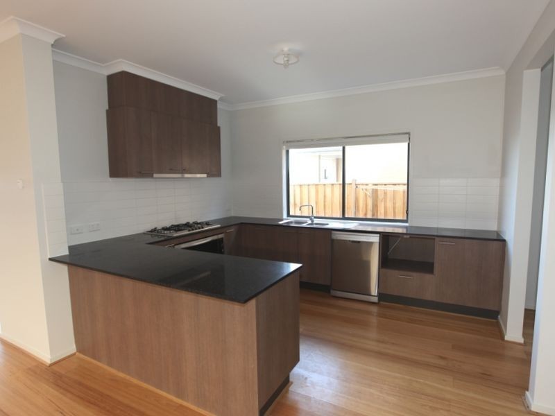 58 Sanctuary Lakes East Boulevard, Point Cook VIC 3030