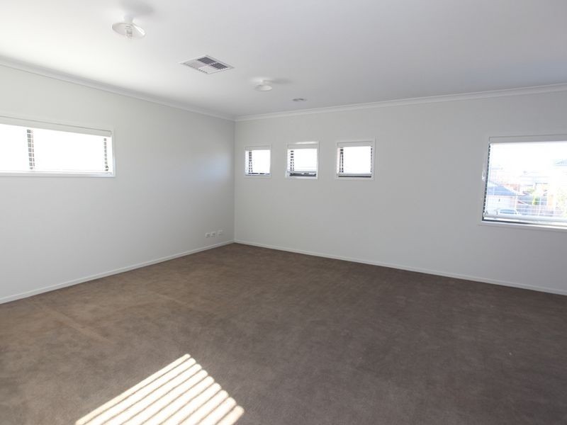 58 Sanctuary Lakes East Boulevard, Point Cook VIC 3030