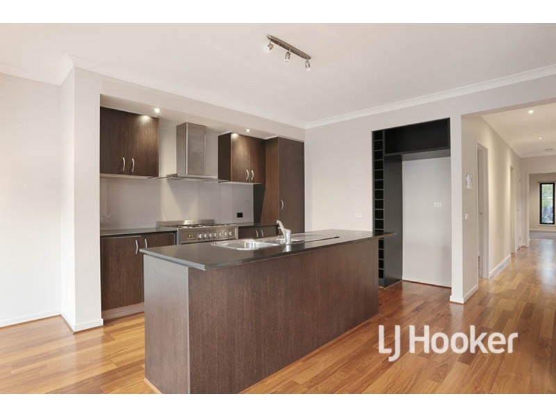 26 Whitecaps Avenue, Point Cook VIC 3030