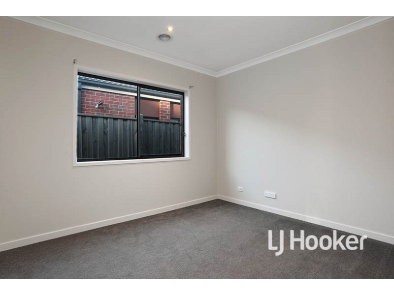 26 Whitecaps Avenue, Point Cook VIC 3030