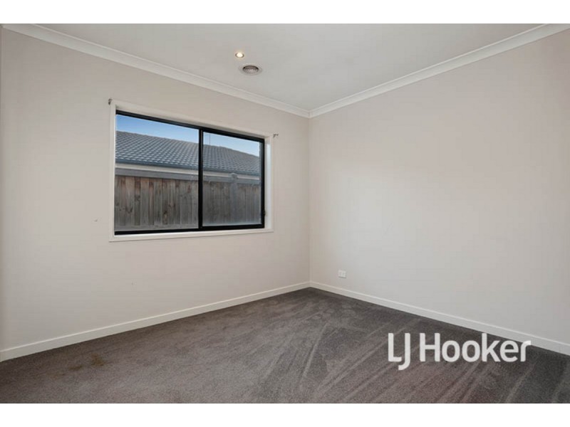 26 Whitecaps Avenue, Point Cook VIC 3030