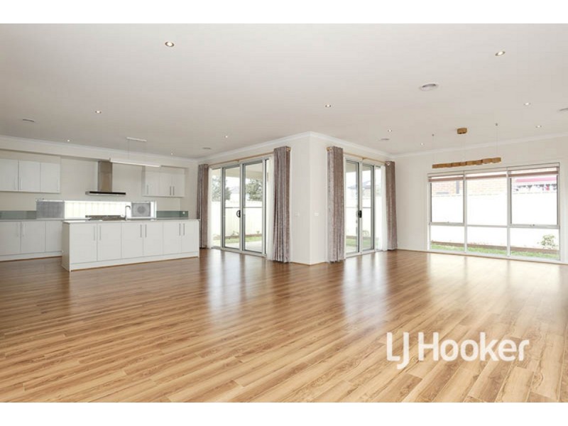 19 Broadstone Way, Point Cook VIC 3030