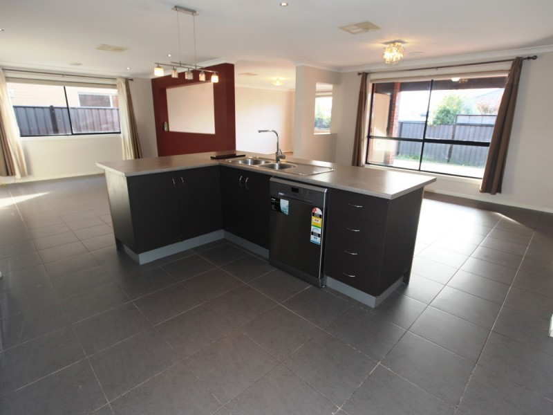 6 Spender Avenue, Point Cook VIC 3030