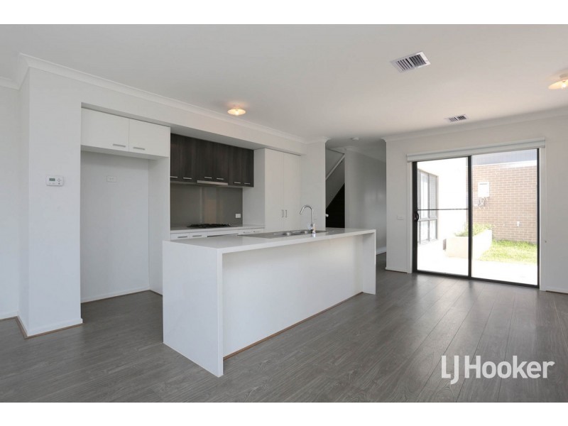 2 Sullivan Walk, Point Cook VIC 3030