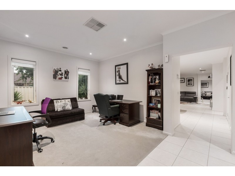 16 Baltimore Drive, Point Cook VIC 3030