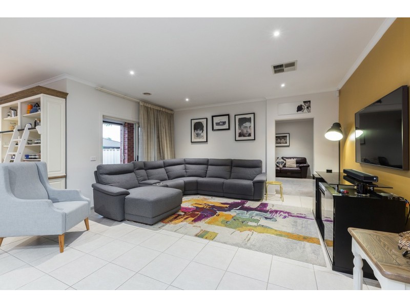 16 Baltimore Drive, Point Cook VIC 3030