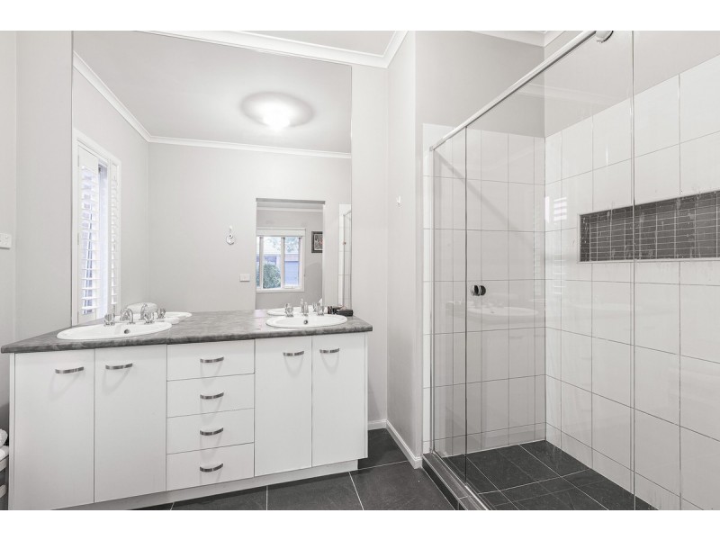 16 Baltimore Drive, Point Cook VIC 3030