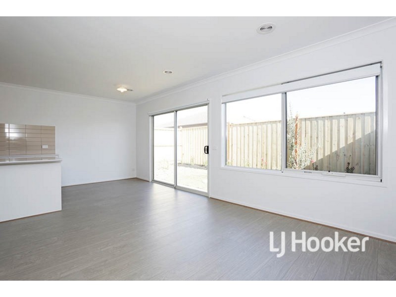 13 Bennerson Street, Point Cook VIC 3030