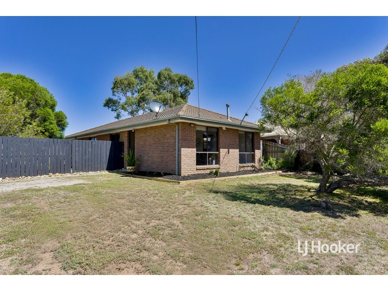 8 Catherine Road, Seabrook VIC 3028