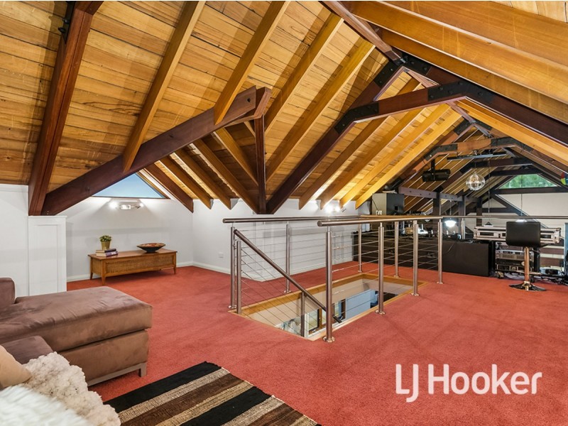 7 Classic Court, Sanctuary Lakes VIC 3030