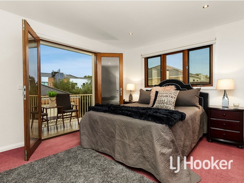 7 Classic Court, Sanctuary Lakes VIC 3030