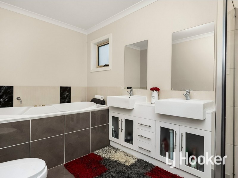 14 Drysdale Crescent, Point Cook VIC 3030