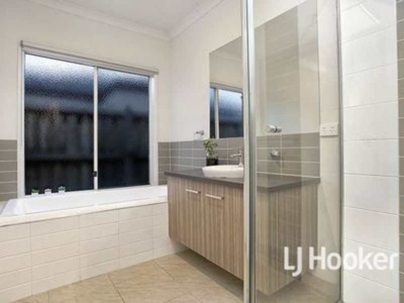 19 Boathaven Road, Point Cook VIC 3030