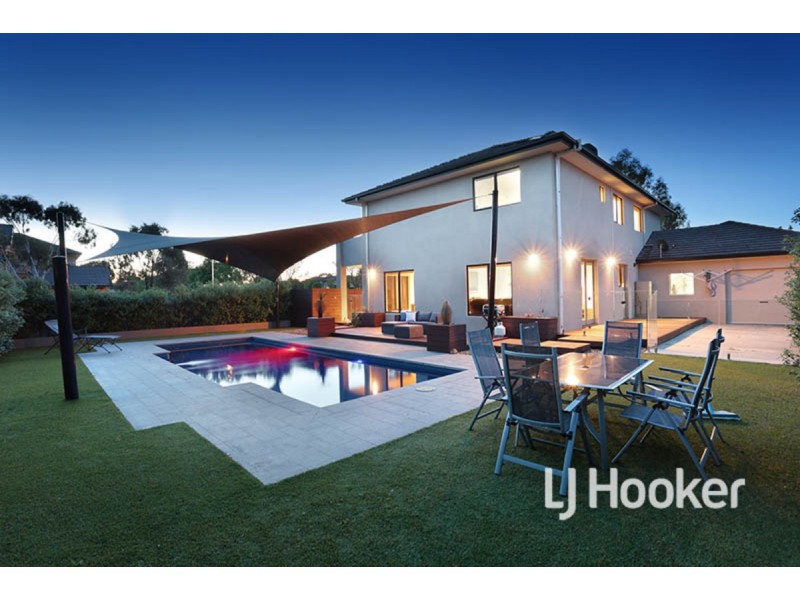 11 Rockefeller Way, Sanctuary Lakes VIC 3030