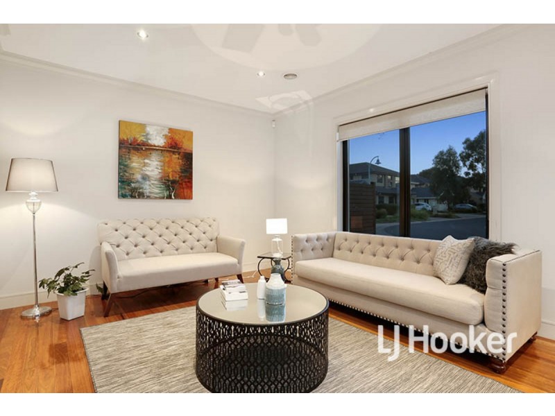 11 Rockefeller Way, Sanctuary Lakes VIC 3030