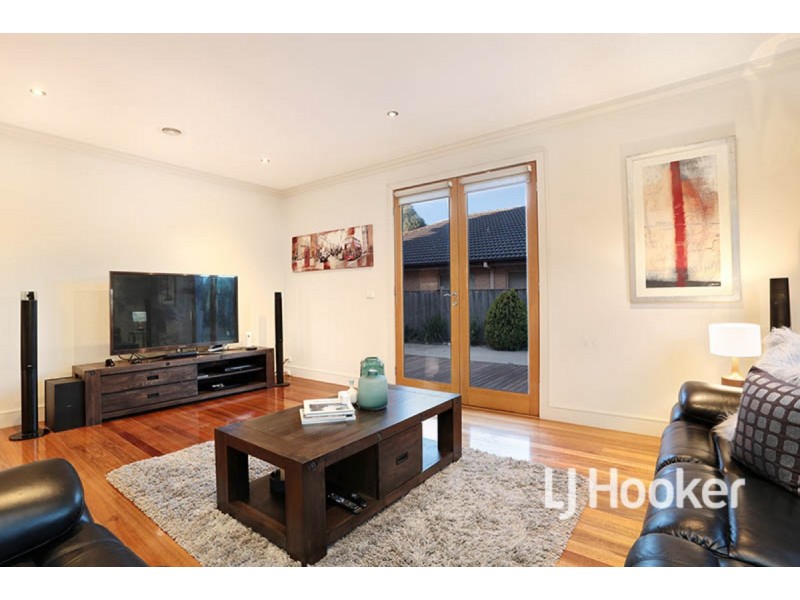 11 Rockefeller Way, Sanctuary Lakes VIC 3030