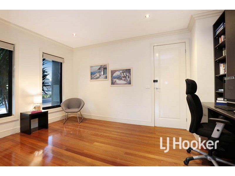 11 Rockefeller Way, Sanctuary Lakes VIC 3030