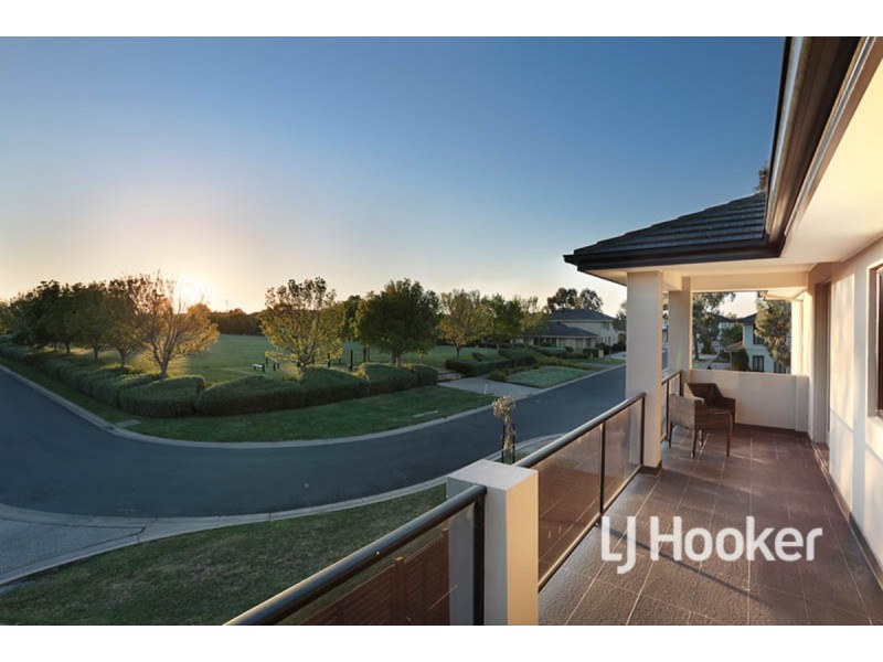 11 Rockefeller Way, Sanctuary Lakes VIC 3030