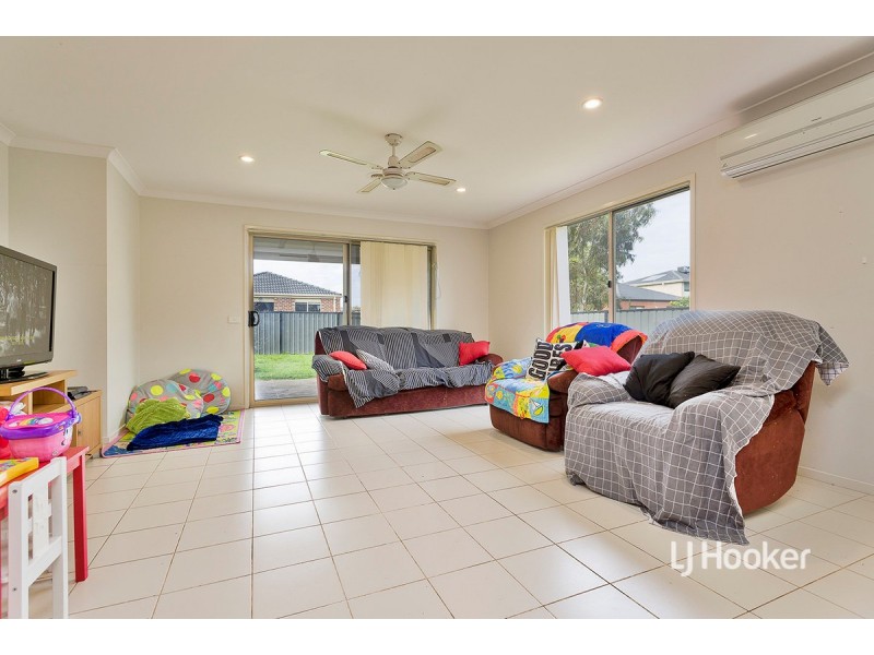 48 Breasley Parkway, Point Cook VIC 3030