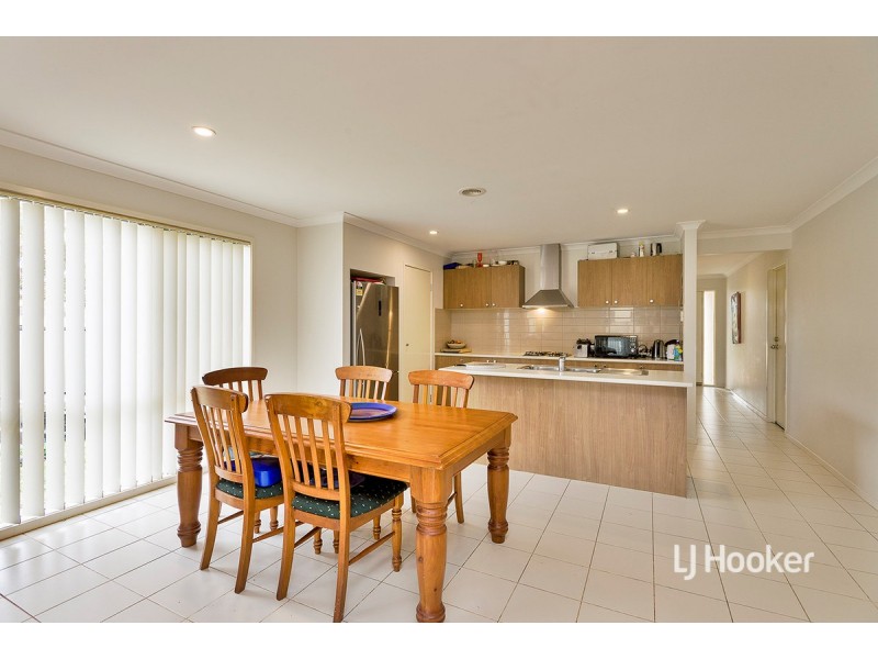 48 Breasley Parkway, Point Cook VIC 3030