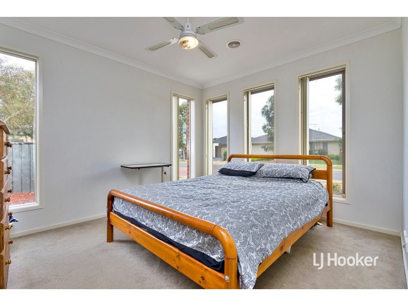 48 Breasley Parkway, Point Cook VIC 3030