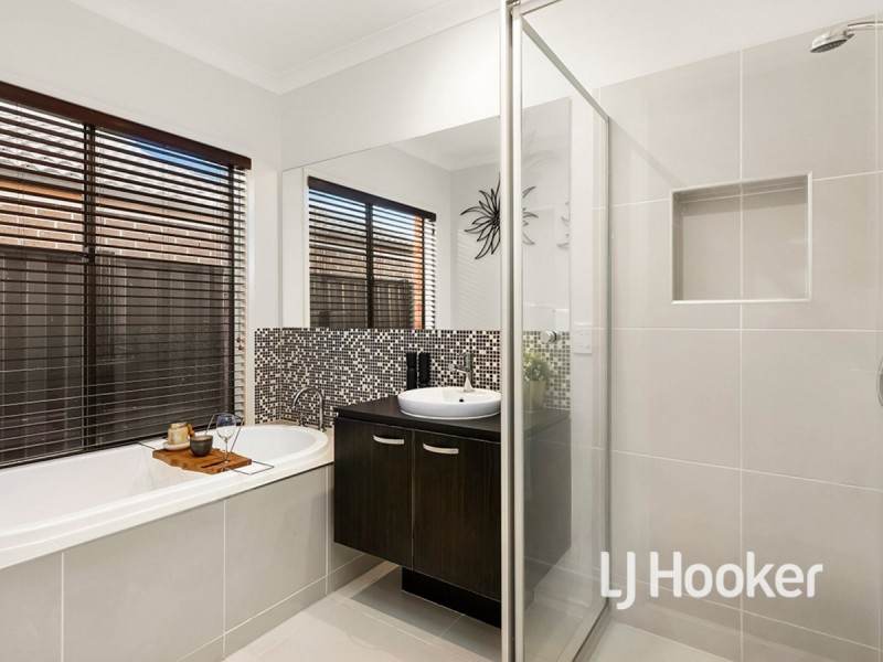 67 Regal Road, Point Cook VIC 3030
