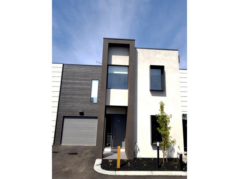 22/47 Waterhaven Boulevard, Point Cook VIC 3030