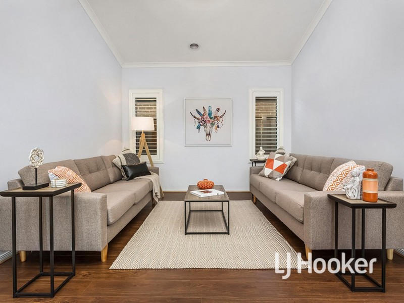 17 Pier Way, Point Cook VIC 3030
