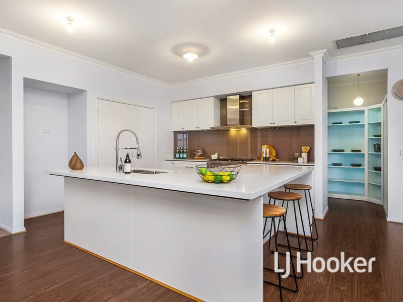 17 Pier Way, Point Cook VIC 3030