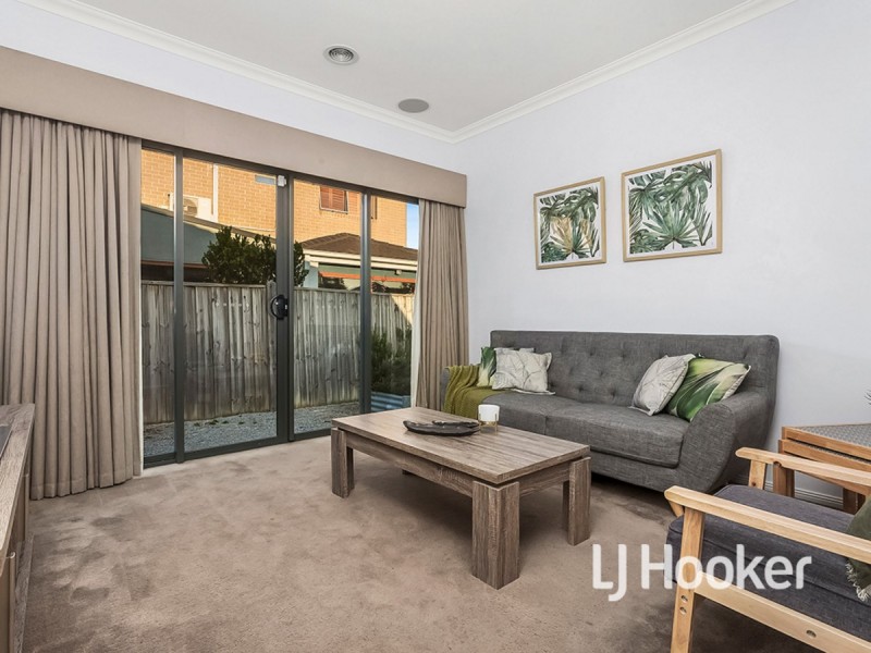 17 Pier Way, Point Cook VIC 3030