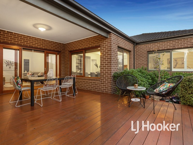 17 Pier Way, Point Cook VIC 3030