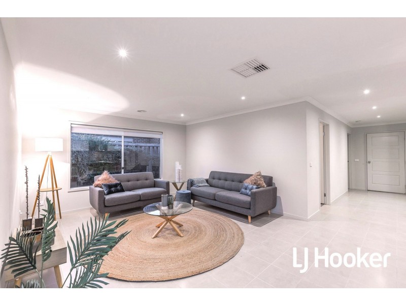 31 Yuruga Boulevard, Point Cook VIC 3030