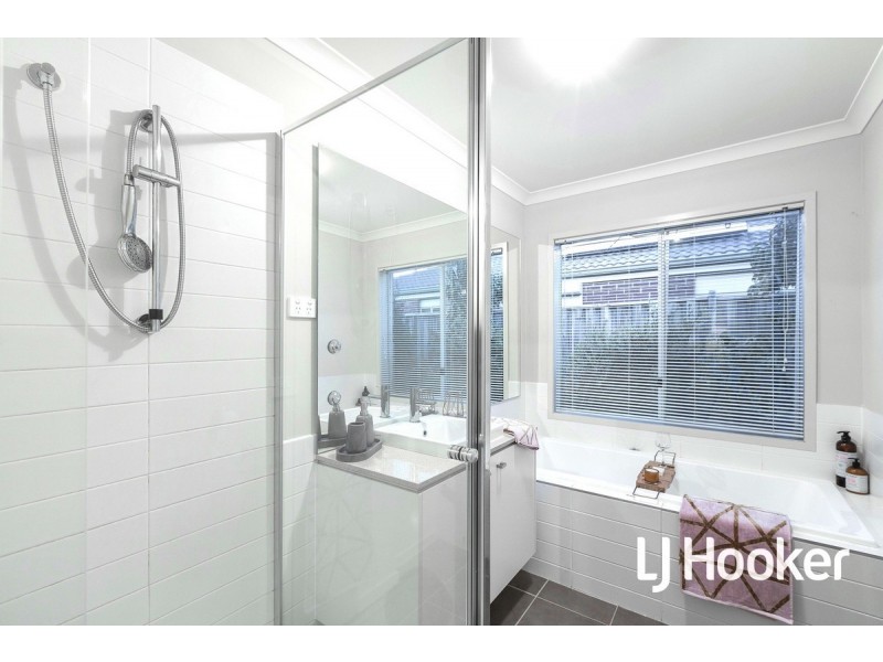 31 Yuruga Boulevard, Point Cook VIC 3030