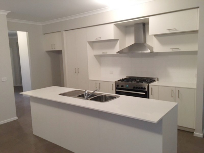 100 Sunnybank Drive, Point Cook VIC 3030