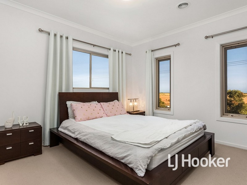 7 Seagull Grove, Point Cook VIC 3030