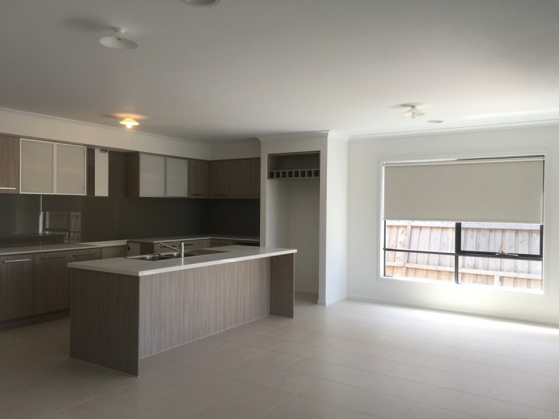 17 Hanworth Avenue, Williams Landing VIC 3027