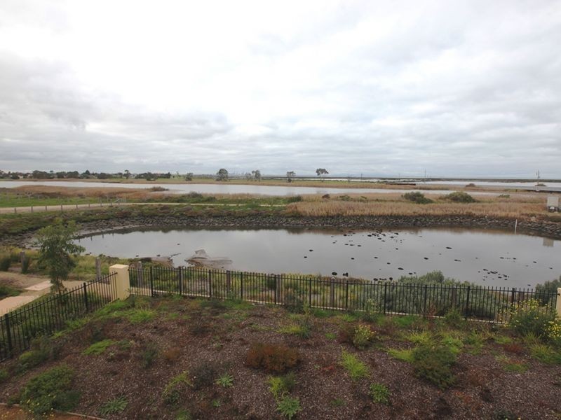 26 Seafarer Way, Sanctuary Lakes VIC 3030