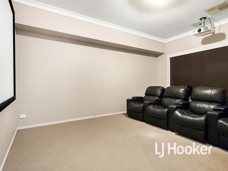 16 Tamborine Avenue, Point Cook VIC 3030