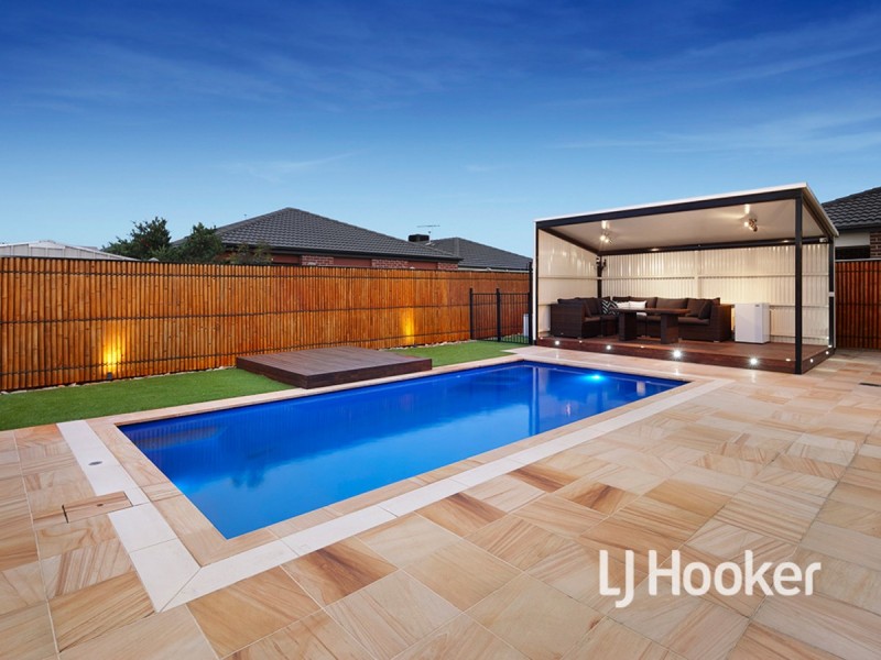 16 Tamborine Avenue, Point Cook VIC 3030