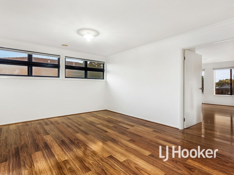37 Edgewater Circuit, Cairnlea VIC 3023