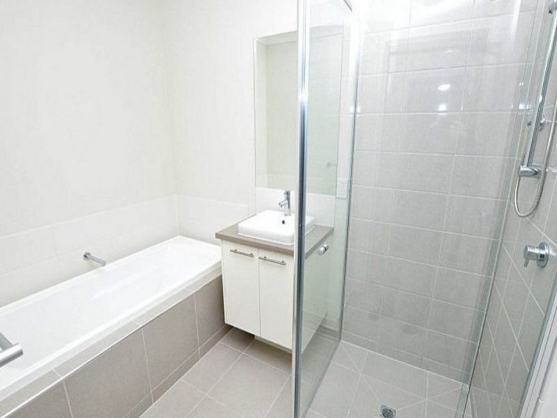 19 Chessington Drive, Williams Landing VIC 3027