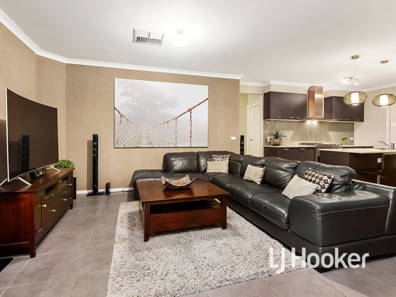 4 Manoora Terrace, Point Cook VIC 3030