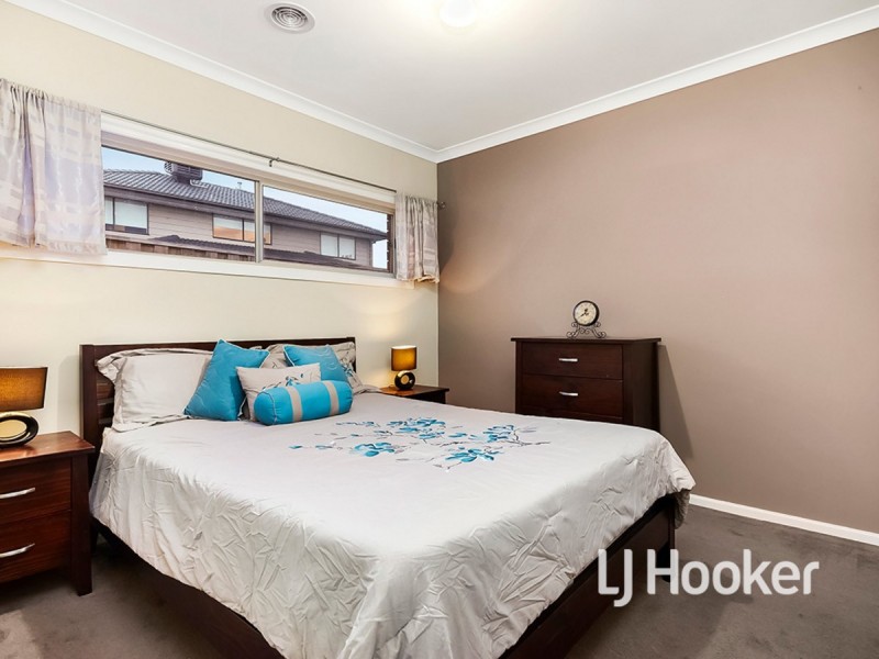 4 Manoora Terrace, Point Cook VIC 3030