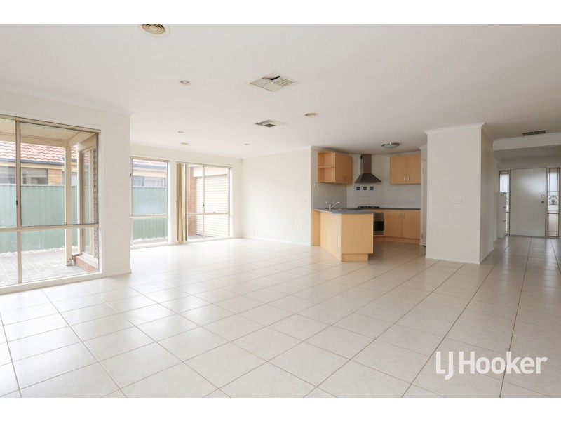 9 Beaumont Drive, Point Cook VIC 3030