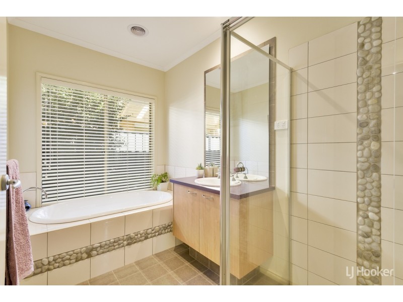 4 Citronella Circuit, Point Cook VIC 3030