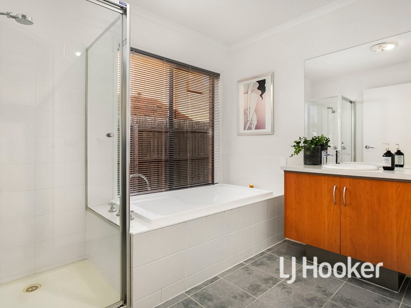 23 Jamieson Way, Point Cook VIC 3030