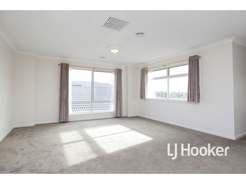 19 Broadstone Way, Point Cook VIC 3030