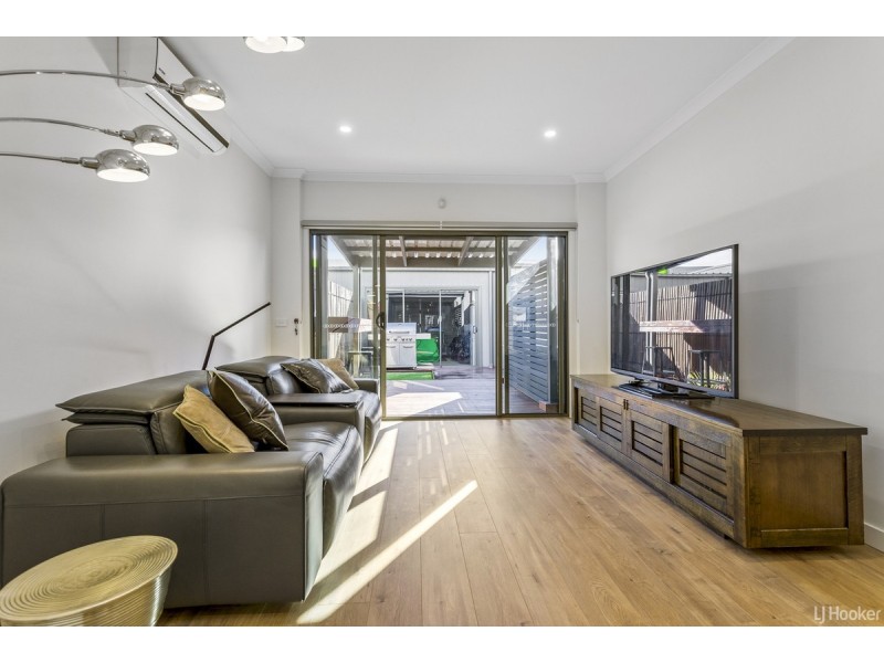 91 Waterhaven Boulevard, Point Cook VIC 3030