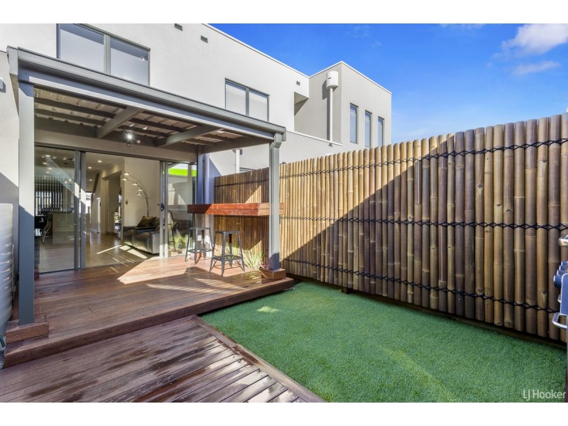 91 Waterhaven Boulevard, Point Cook VIC 3030