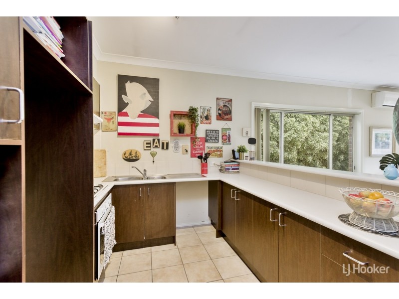 17 Inverloch Drive, Point Cook VIC 3030